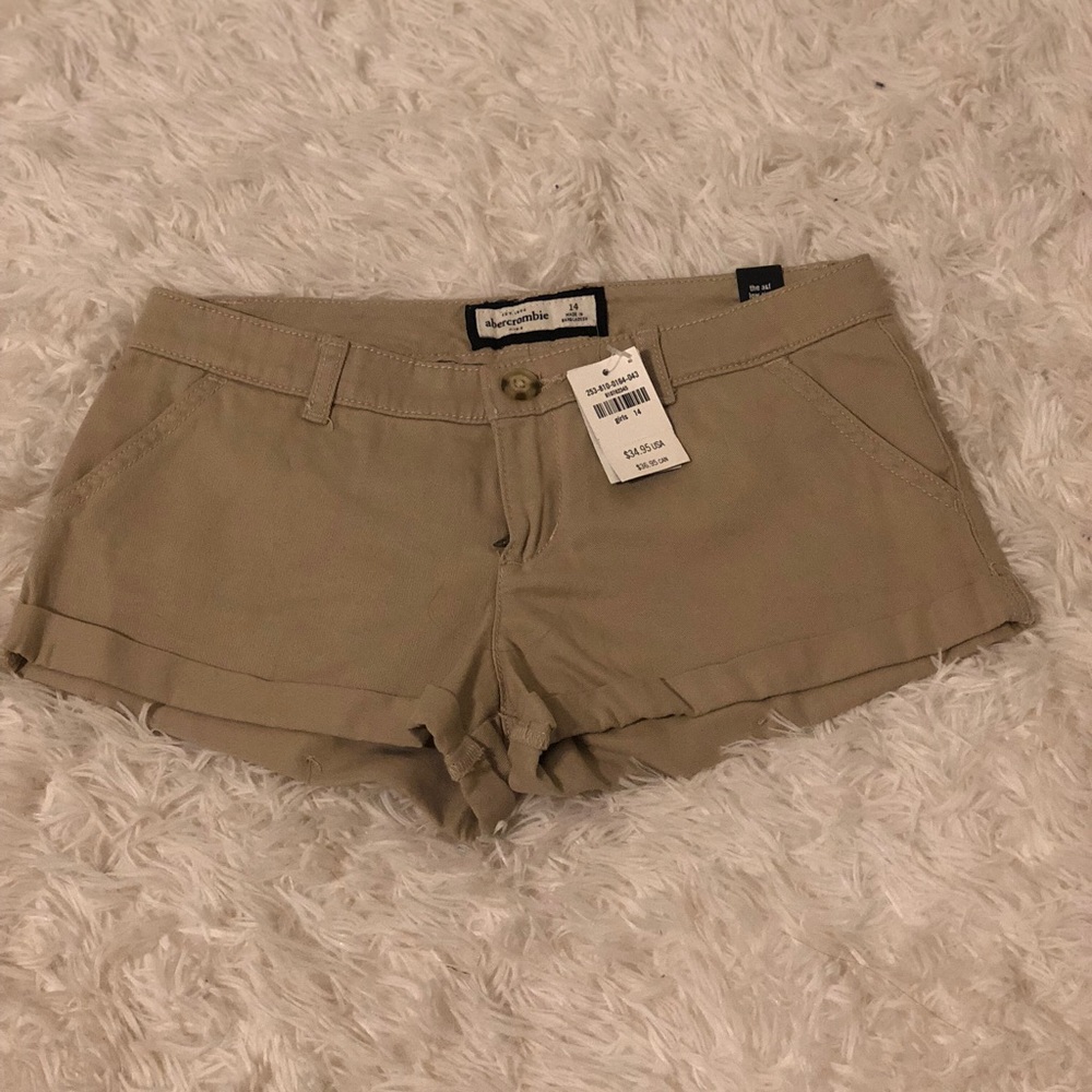 Shorts - Picture 2 of 5